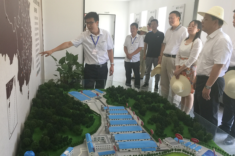 F:\2015-2018年OA文件 电视机媒体播放图设计\2018-OA文件 电视机媒体播放图设计\2018.07.31-中央党校副校长王东京调查调研北京资源尊龙官方官网集团\02.jpg